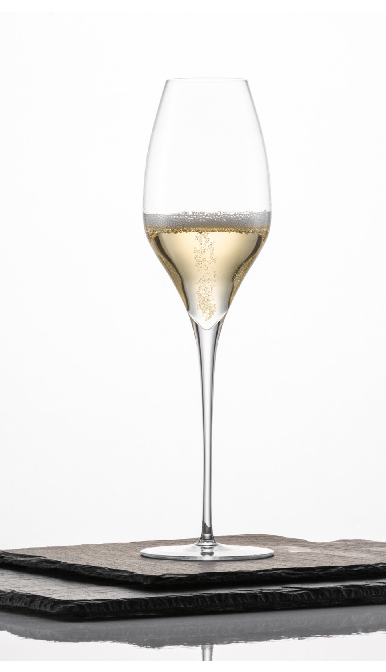 【美品】シャンパングラス形オシャレなスピーカー Amazon.co.jp: Bluetooth スピーカー、Smalody持ち運び便利な